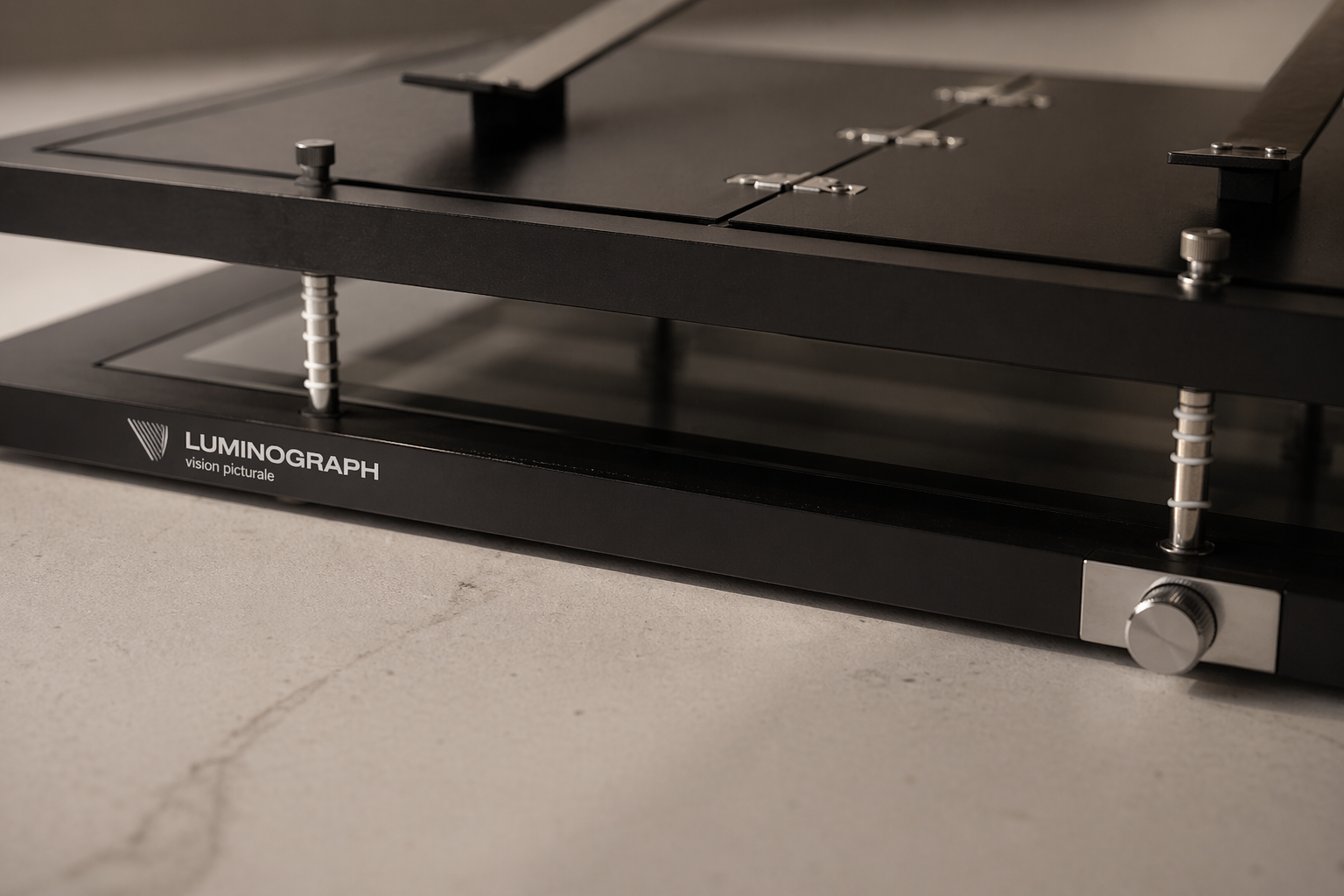 Luminograph A3+ — macro de finition